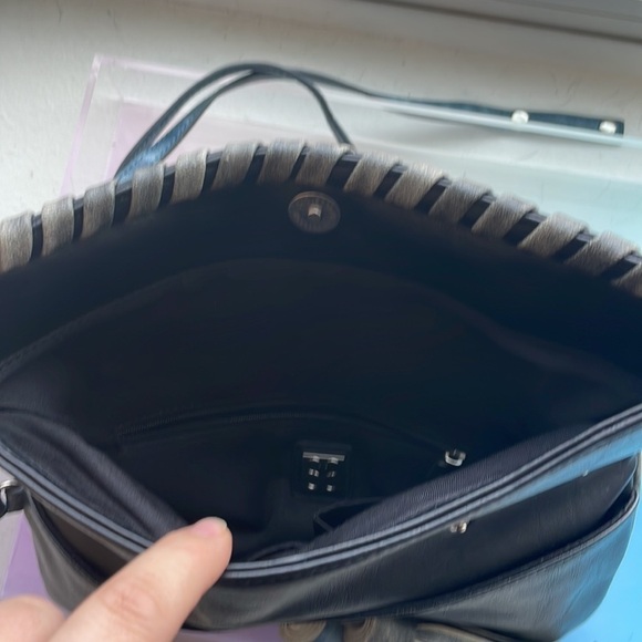 88 Handbag 👜 Tassel Black and Blue crossbody - Picture 3 of 8